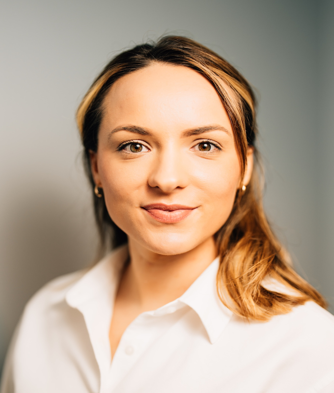 Laura-Blake-headshot